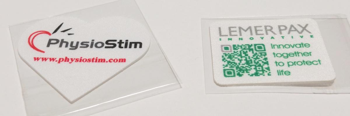 Sticky sticker screen cleaner, le patch microfibre personnalisable pour nettoyer smartphone et tablette - fantas.fr